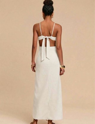 Vestido blanco largo con abertura