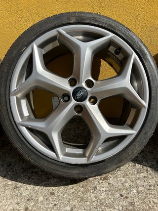 Llantas Ford Focus ST R18 con Neumáticos