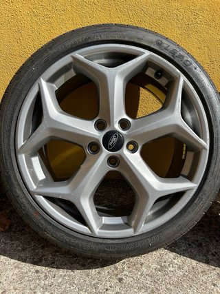 Llantas Ford Focus ST R18 con Neumáticos