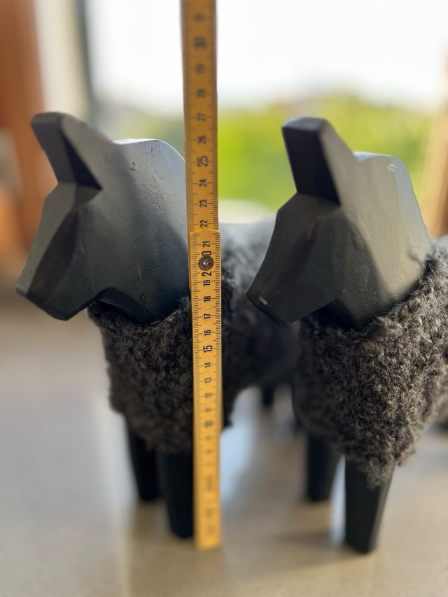 2 figuras de caballos de madera "Stolle"