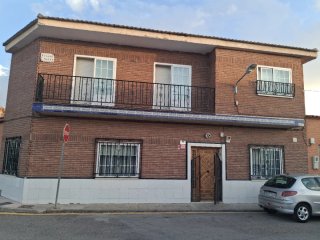 Casa de pueblo en cabañas de yepes