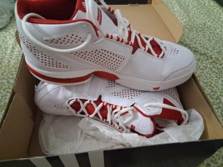 Zapatillas Baloncesto Adidas Blancas y Rojas