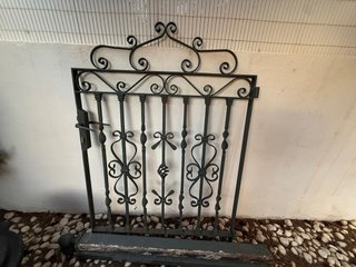 Puerta de forja para jardín