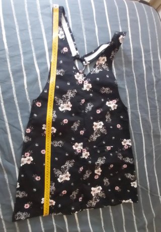 Peto corto floral negro