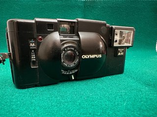 Olympus XA Cámara Analógica Negra