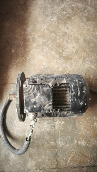 Motor Eléctrico Trifásico 4,6kw 3500rpm AEG