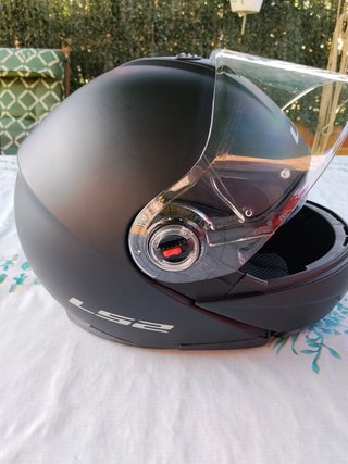 Casco de moto LS2 negro