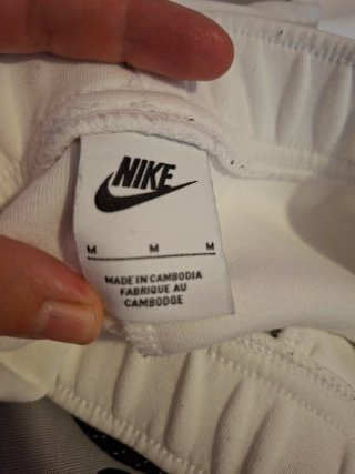 Pantalones Nike Tech Fleece Gris y Blanco