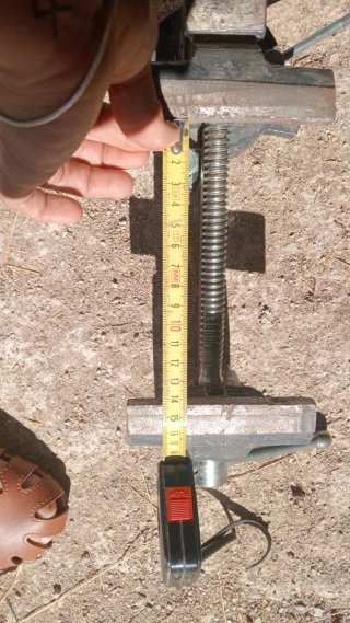Tornillo de mesa Stanley Fatmax giratorio