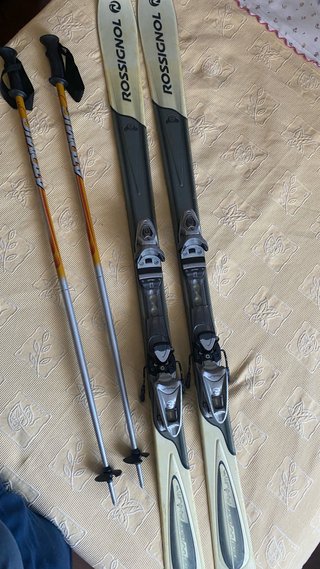 Esquís Rossignol 160cm + Bastones 110cm