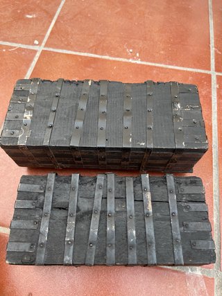 2 Cofres Madera y Metal