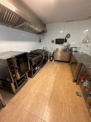 SE TRASPASA RESTAURANTE EN FUNCIONAMIENTO