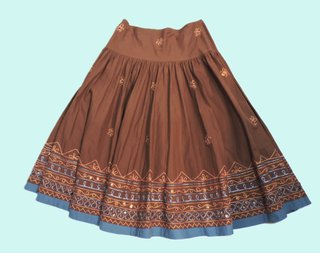 Falda marrón bordada Clockhouse C&A. Nueva
