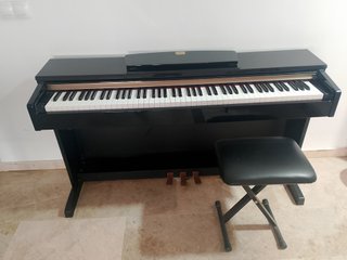 Piano Digital Negro con Banqueta