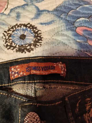 Pantalones vaqueros estampados