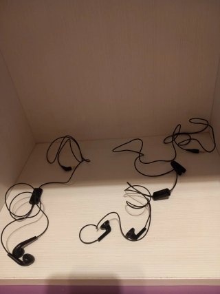 2 Auriculares negros