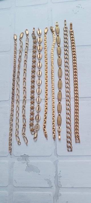 Pulseras chapadas doradas