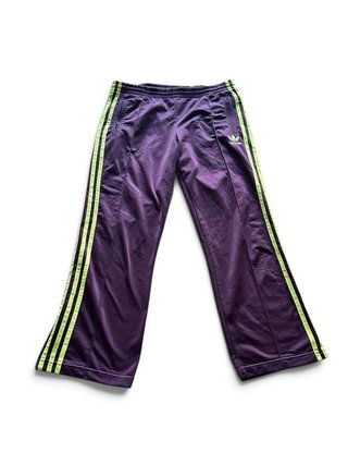 Pantalón Adidas morado rayas verde
