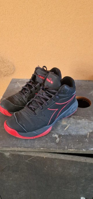 Scarpe uomo nere e rosse