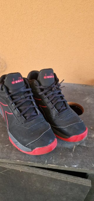Scarpe uomo nere e rosse