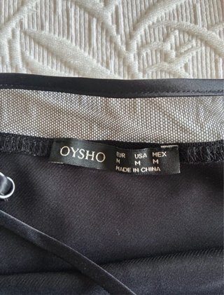Camisón negro con tirantes finos