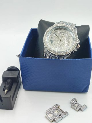 Elegante reloj mujer con diamantes