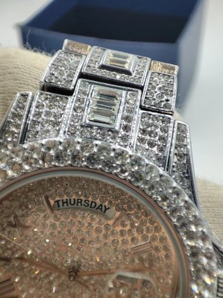 Elegante reloj mujer con diamantes