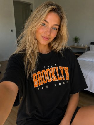 Camiseta Brooklyn Oversize Estilo Universitario