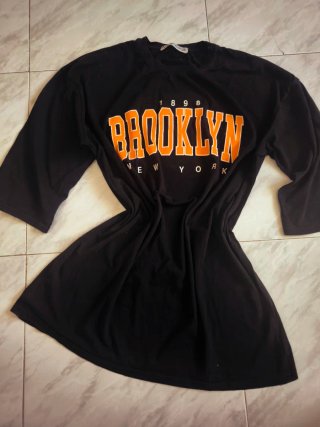 Camiseta Brooklyn Oversize Estilo Universitario