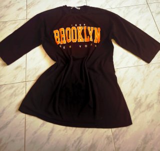 Camiseta Brooklyn Oversize Estilo Universitario