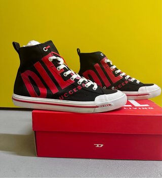 Zapatillas altas Diesel negras y rojas