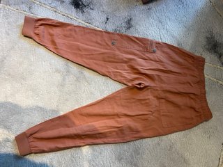 Pantalones cargo rosa elastico