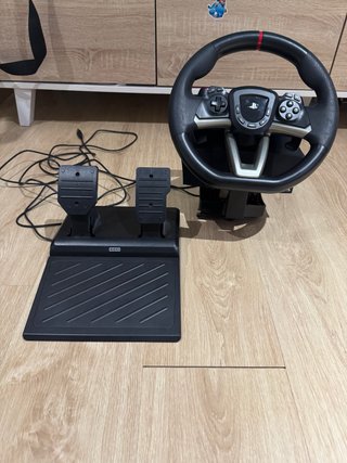 Volante y Pedales PS4/PS5 HORI