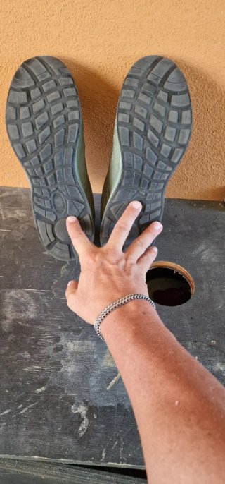Scarpe simili  Nike Uomo Verde Oliva