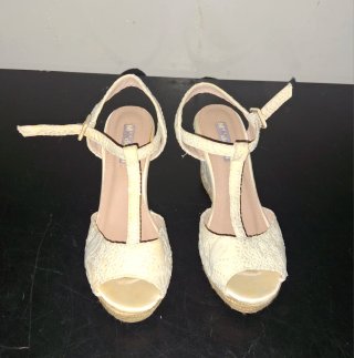 Sandalias cuña beige y blanco