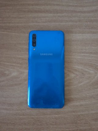 Samsung A 50 + Fundas