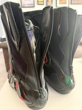 Botas de Moto Dainese Negras y Rojas