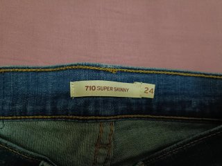 Pantalones Levi's Super Skinny Talla 24