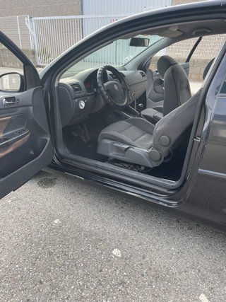 Volkswagen Golf V 1.9 TDI 105cv - Pegatina B