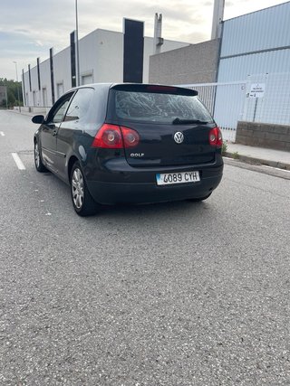 Volkswagen Golf V 1.9 TDI 105cv - Pegatina B