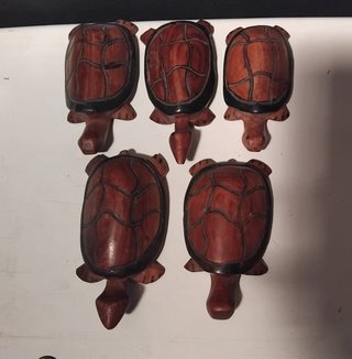 Lote de 5 tortugas de madera tallada