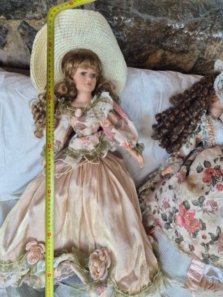 Vecchie bambole di porcellana alte 60 cm