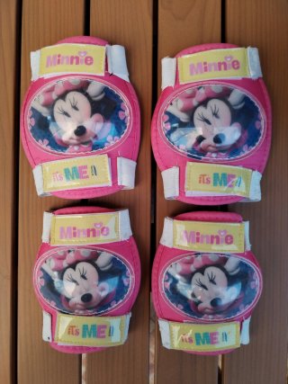 Patinete, Casco y Protecciones Minnie