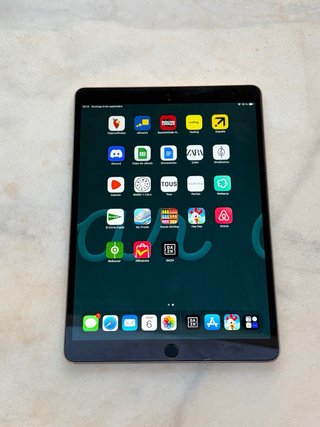 iPad Pro 10,5” 64 GB + funda Apple