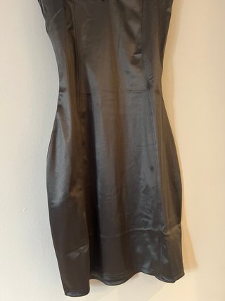 Vestido lencero gris con encaje