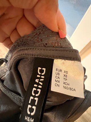 Vestido lencero gris con encaje