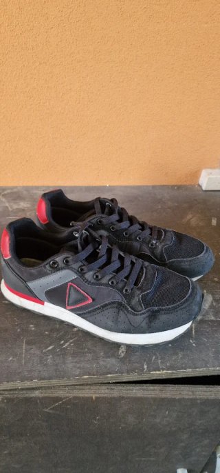 Scarpe uomo nere e rosse