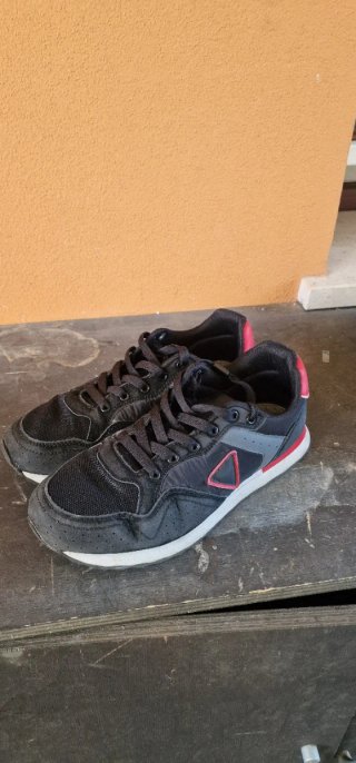 Scarpe uomo nere e rosse