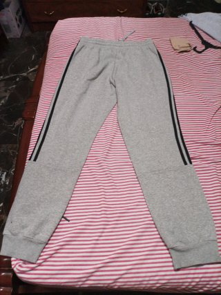 Pantalón chándal Adidas gris,Nuevo sin usar