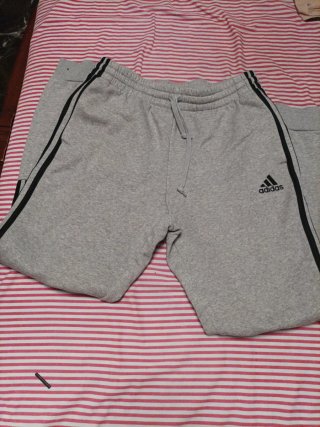 Pantalón chándal Adidas gris,Nuevo sin usar